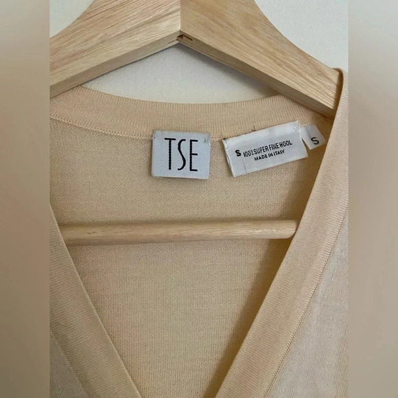 TSE Cashmere V-Neck Sweater Cardigan Peach Salmon Small Flaw - Picture 5 of 6